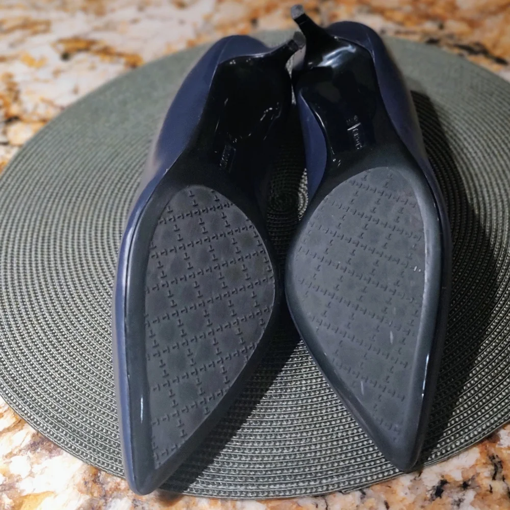 Talbots Classic Dark Blue Heels. Women's Size 9 - Picture 16 of 16